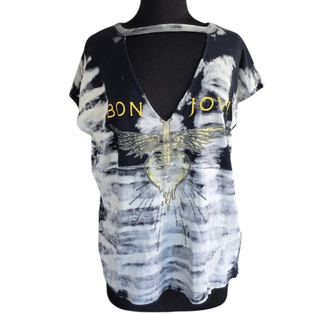 Bon Jovi Cut Out Band Tee Black and White Graphic T-shirt Retro 80s Vibes